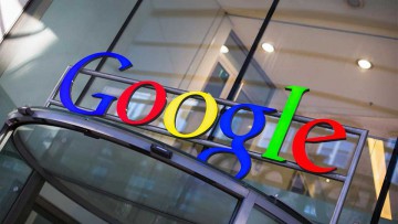 Durante el cuarto trimestre de 2005, Google compró a YouTube. Marquesina de la sede central de Google, Inc.