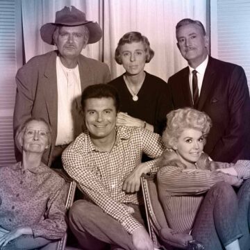 Veronese Producciones - Beverly Ricos S-21: la familia original de “The Beverly Hillbillies” junto a su archienemigo.